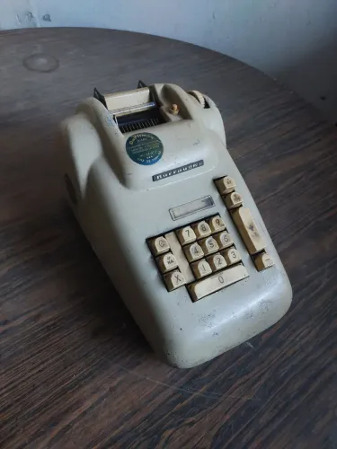 Máquina de somar BURROUGHS