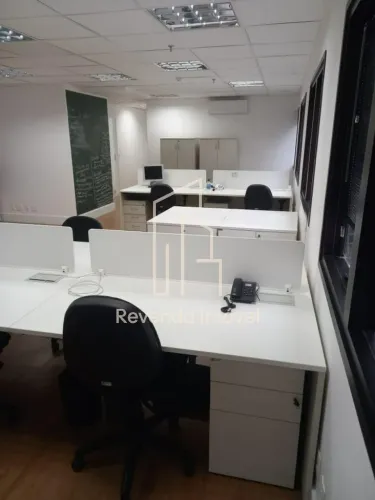 Sala Comercial á venda no Jardim Paulista com 211,30m² 6 vagas
