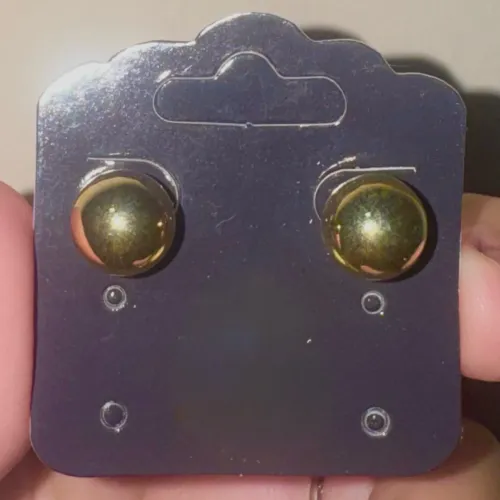 Brinco de bolinha dourada semijoia feminina