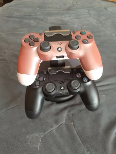 Controles PS4 Sony originais sem fio com torre para carregamento