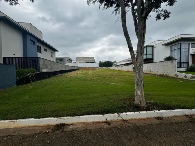 Terreno em Condomínio à Venda em Aracoiaba da Serra-SP, Bairro Barreiro 720,00 m² de Área