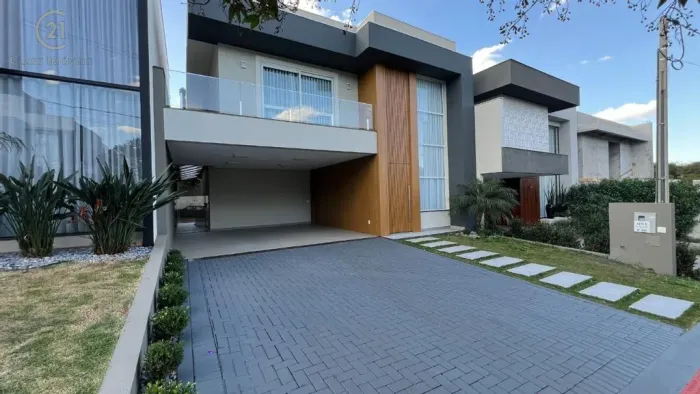 Casa à venda em Londrina, Industrial, com 3 suítes, com 195 m², Condomínio Bella Vitta