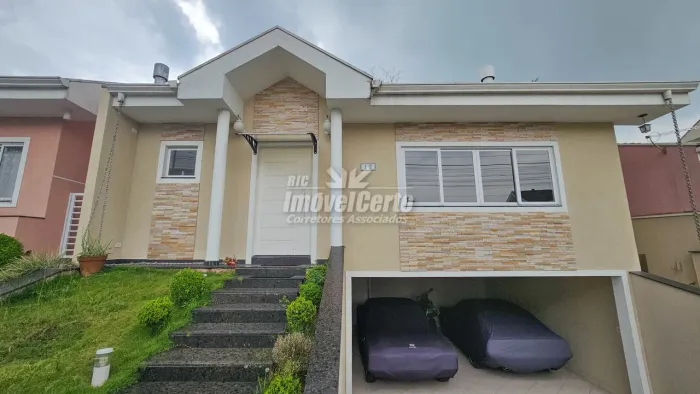 Casa em condomínio fechado de 196 m² com 3 dormitórios sendo 1 suíte e mais área de sótão