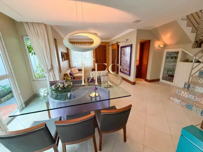 Linda Casa á venda com 4 Quartos em Mata da Praia - Vitória ES