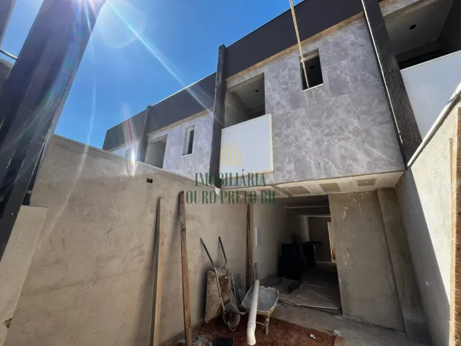 CASAS GEMINADAS À VENDA - BAIRRO SANTA AMÉLIA;