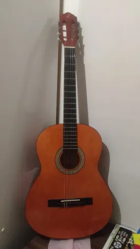 Violão com cordas de nylon