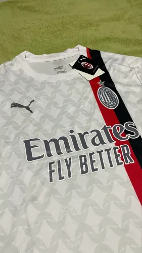 Camisa de time puma Milan temporada 23/24