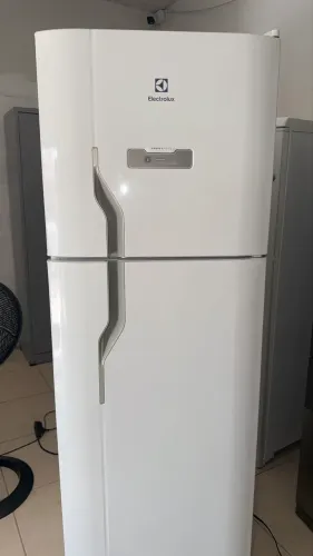 Geladeira Eletrolux Duplex Fros Fre super conservada