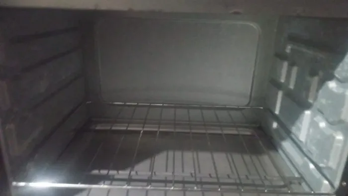 Forno elétrico semi novo ,usado poucas vezes 