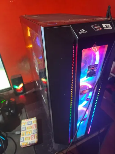 PC Gamer Ryzen 5 5600 + RTX 5060 + 32GB RAM + 2,25TB SSD | Excelente Estado