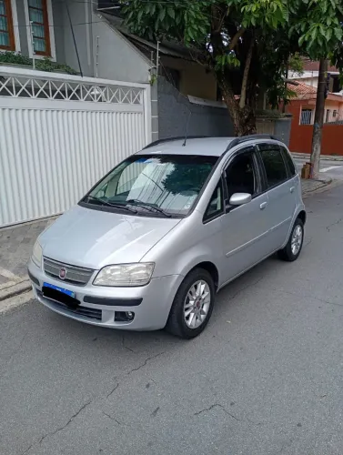 Fiat Idea ELX 1.4 MPI Fire Flex 8V 5P 2010