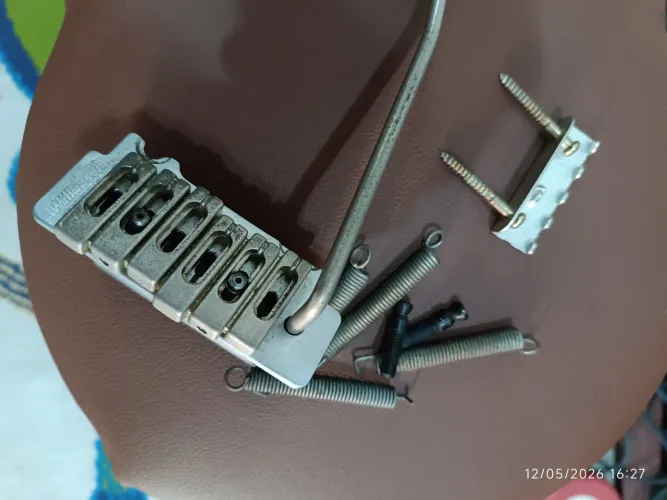 Ponte Wilkinson para guitarra strato 2 pivôs 