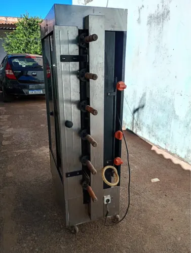 Máquina de assar frango