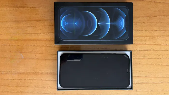 iPhone 12 Pro Max 256Gb Azul Pacífico lindo e sem detalhe na Caixa Zero
