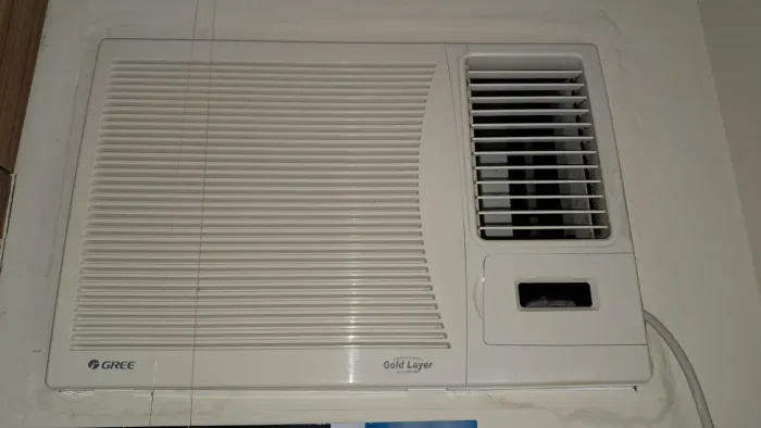 Ar Condicionado Gree Janela 10000 BTUs Frio 220V com Controle