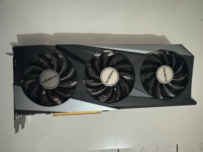 Placa de Vídeo RX 7600 GAMING OC 8G AMD Radeon Gigabyte, 8GB, GDDR6, 128bits