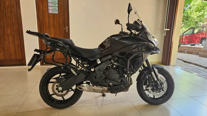 Kawasaki Versys 650 2023 com IPVA pago
