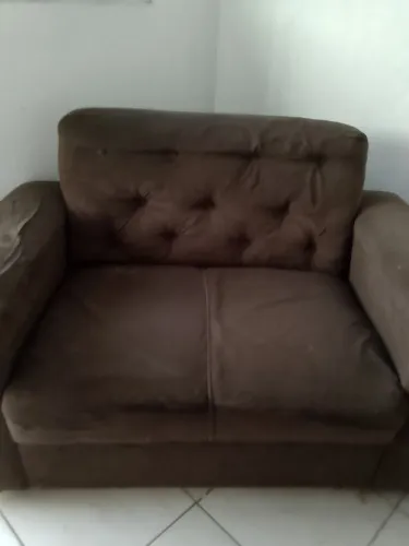 Sofá 2 lugares.