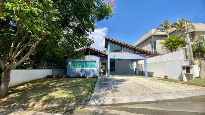 Casa Térrea com Piscina e Edícula  Reserva Samambaia 2 - Cotia, SP