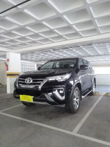Toyota Hilux SW4 SRX 4X4 2.8 TDI 16V Dies. Aut. 2019