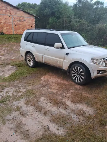 Mitsubishi Pajero HPE Full 3.2 4X4 T.i.dies. 5P AUT 2015