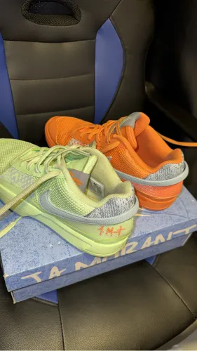 Vendo Nike Ja 1 Mismatched (Bright Mandarin/Vapor Green), original, tamanho 42.