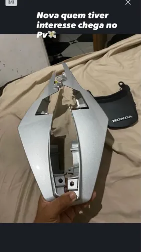 Vendo carenagem Titan 2023