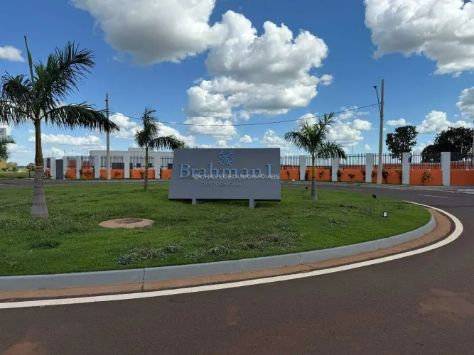 Terreno à Venda em Condomínio Brahman I, localizado em Uberaba -MG