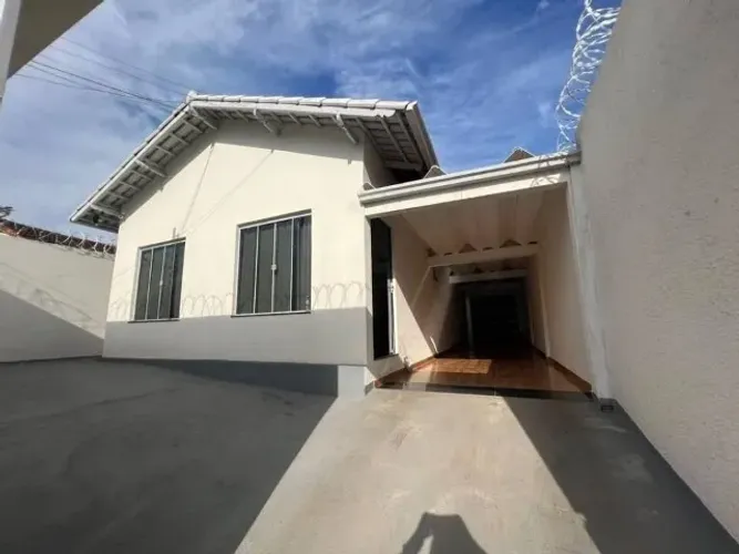 CASA RECEM REFORMADA NO JAPIIM