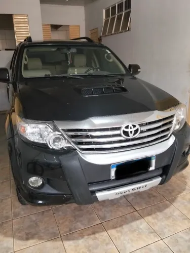 Toyota Hilux SW4 SRV D4-d 4X4 3.0 TDI Dies. AUT 2013