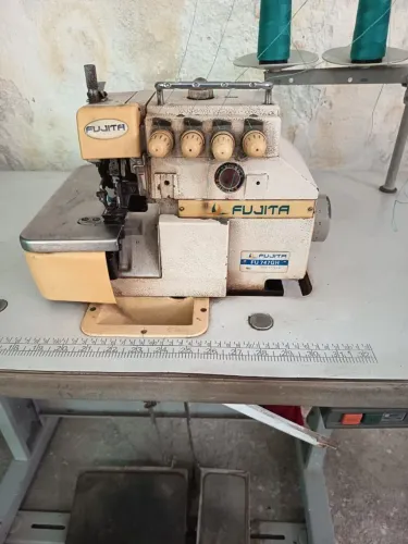 Máquina de costura ponto cadeia 