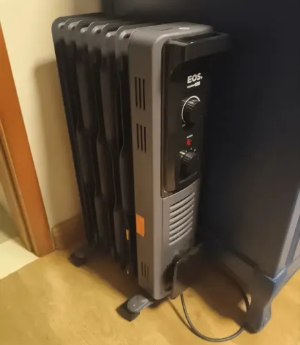 Aquecedor - Aquecedor Elétrico A Óleo Eos Eaq02o 1500w Preto