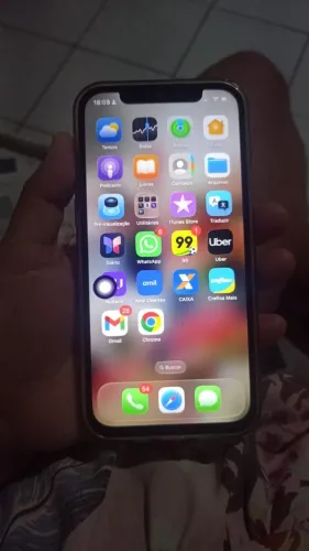 Vendo um iPhone 12, 64gb, 80% de bateria, face ID ok, está tudo funcionando perfeitamente 