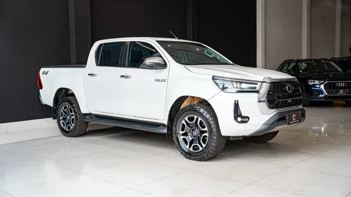Toyota Hilux CD SRX 4X4 2.8 TDI 16V Diesel Aut. 2023