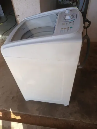 Vende-se uma máquina de lavar e sentrifugá