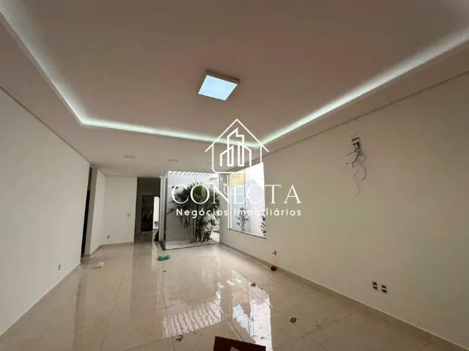 CASA RECÉM-REFORMADA DISPONÍVEL PARA ALUGUEL NO BAIRRO GRANADA, EM UBERLÂNDIA