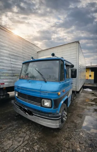 Caminhão Mercedes 608 D