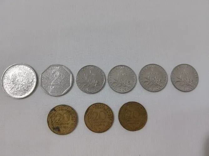 9 Moedas da França de 1960 à 1983.