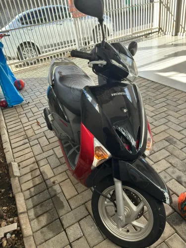 Honda lead 2010