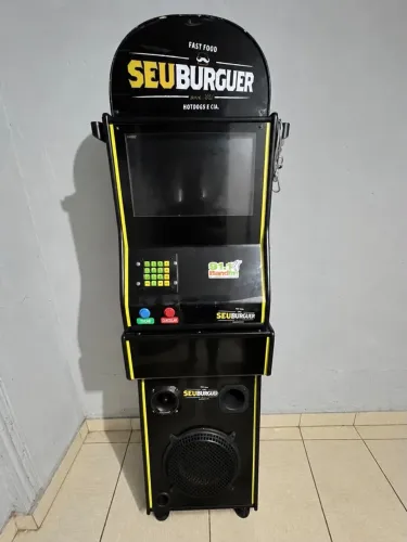 Karaokê Profissional Completo com Tela, Som e Rodinhas