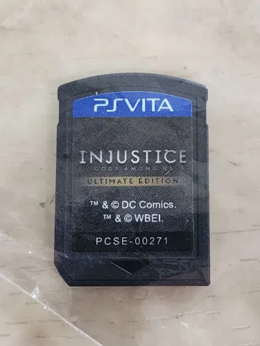 Injustice gods among us definitive edition de ps.vita somente cartucho