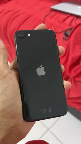 iPhone 13 Pro + iPhone SE 2