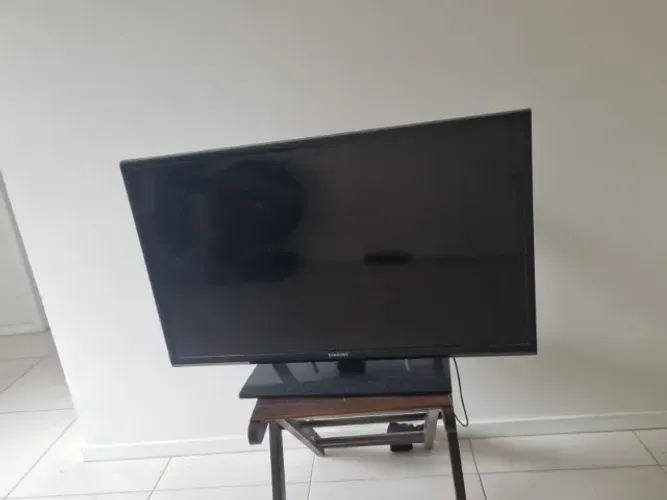 TV Samsung 32" UN32FH4205G
