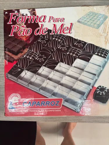 Forma para pão de mel.