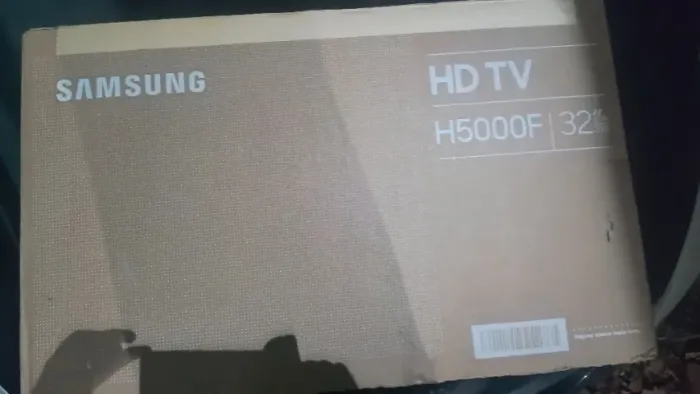 Tv Samsung hd na caixa