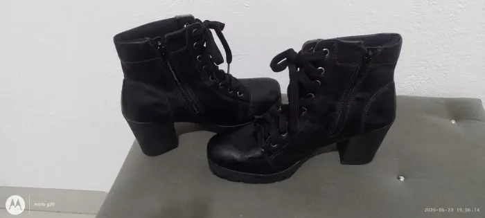 Bota coturno salto alto 