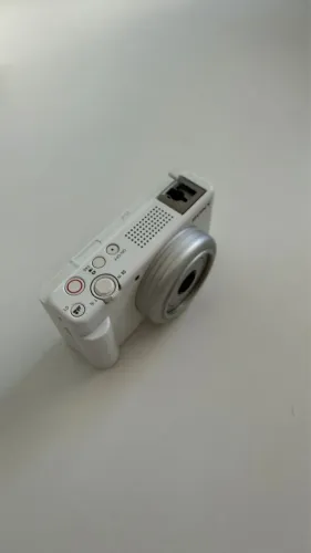 Câmera ZV-1F