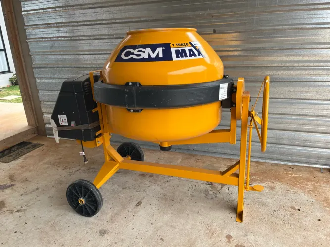 Vendo betoneira CSM 400L nova