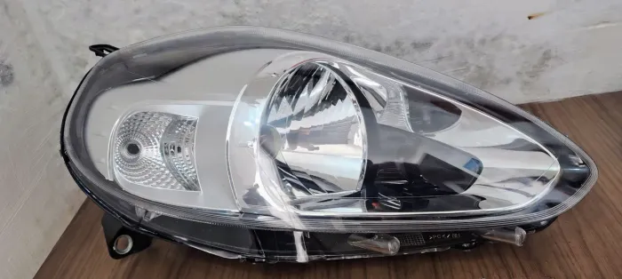 FAROL DO FIAT PUNTO 2013/2017