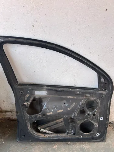 Porta dianteira do Gol G6